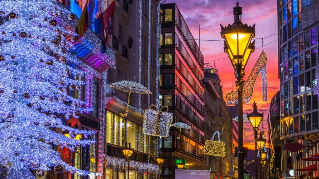 Illuminations de Noël dans les rues de Budapest